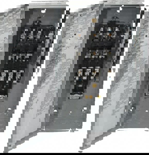 Safety Switch: NEMA 1, 30 Amp, 240VAC, Fused